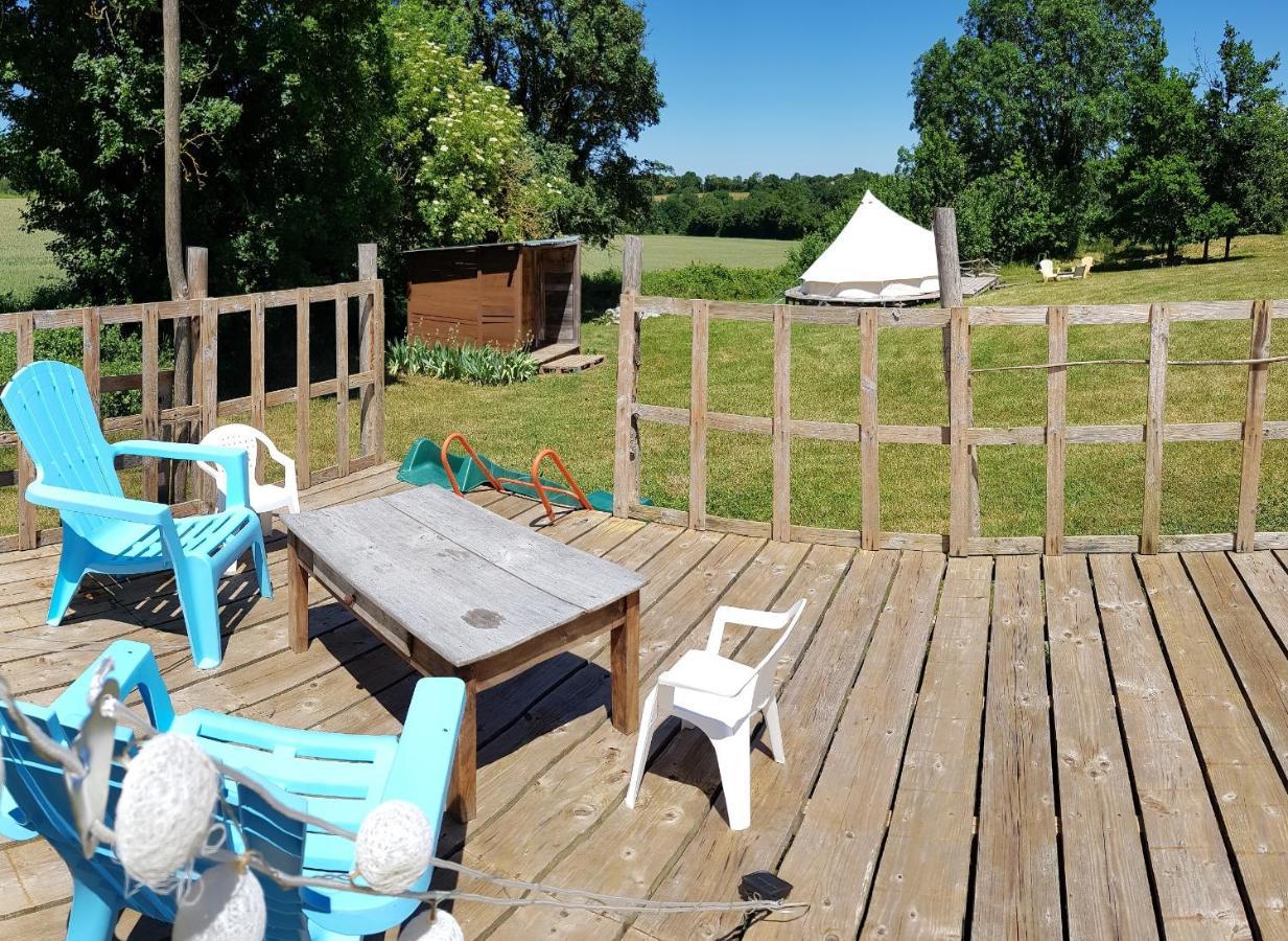 Camping La Petite Houmee Curzay-sur-Vonne Luaran gambar