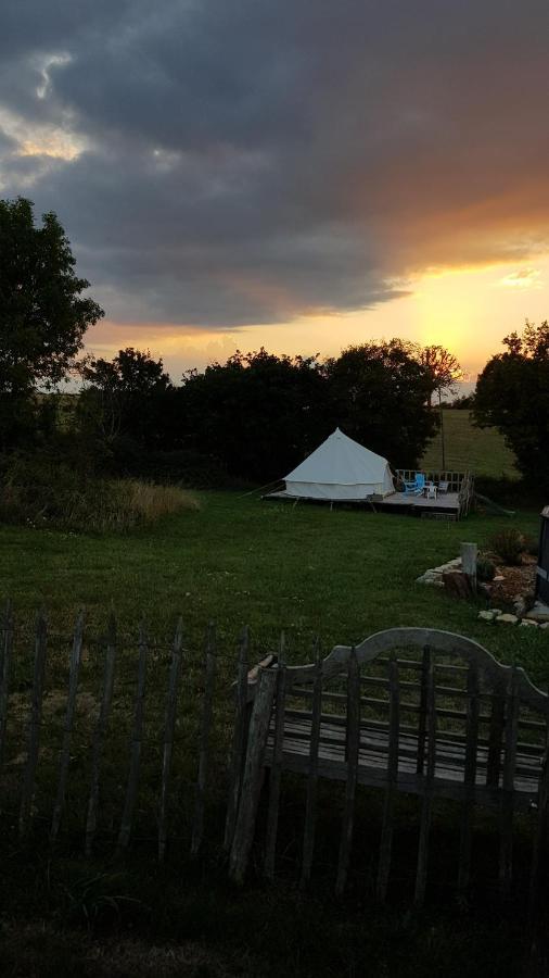 Camping La Petite Houmee Curzay-sur-Vonne Luaran gambar
