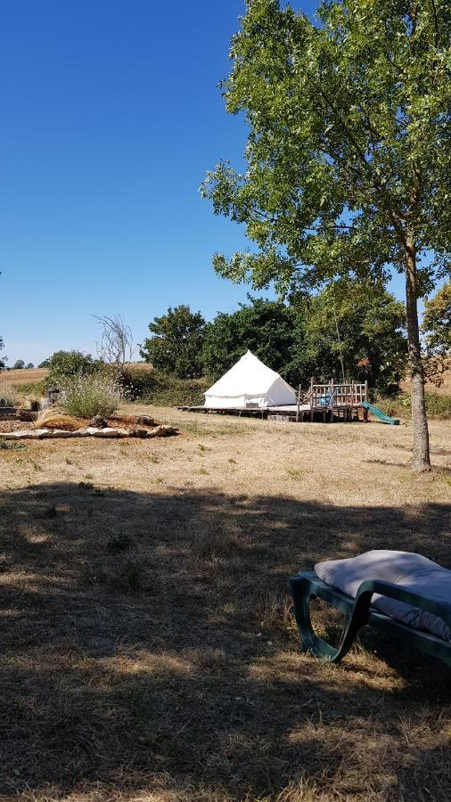 Camping La Petite Houmee Curzay-sur-Vonne Luaran gambar